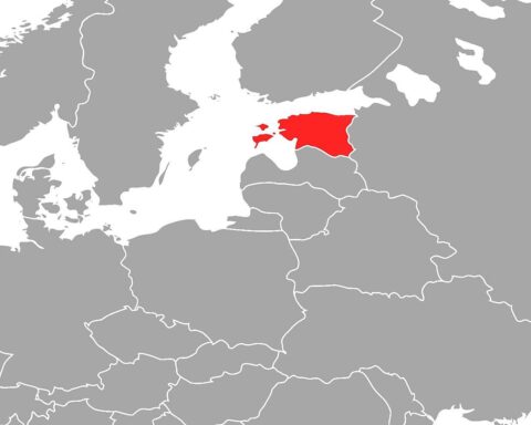 Drohne trifft estnisches Kraftwerk, Sicherheitsbehörden untersuchen Vorfall, Netz nicht betroffen.