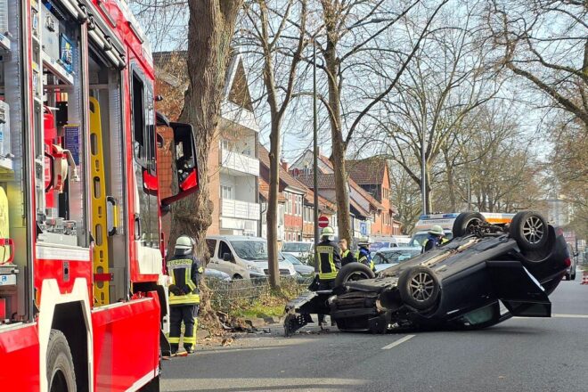 Auto überschlägt sich in Celler Innenstadt