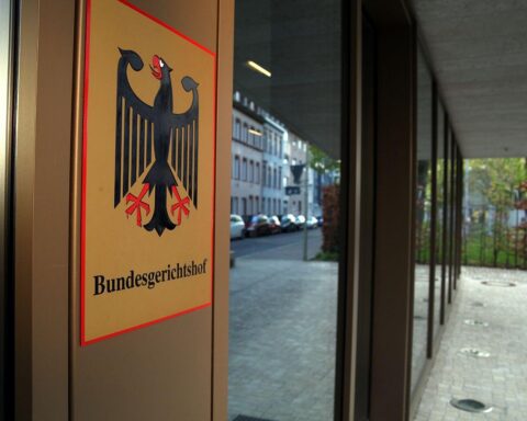 Das Bild zeigt den Bundesgerichtshof in Karlsruhe, Symbol für Rechtsentscheidungen zu Klimaklagen.