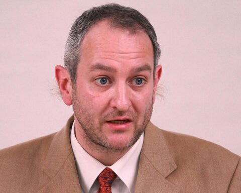 Lars Wurzler diskutiert Schulmodell "Oberschule plus" für Sachsen im ländlichen Raum.