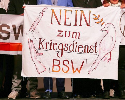 Webapp zur Kriegsdienstverweigerung: Unterstützung für junge Männer, die Wehrdienst ablehnen möchten.