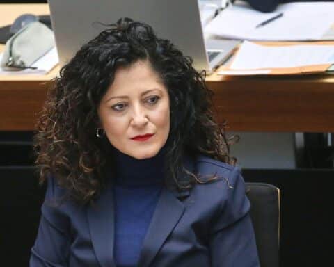 Cansel Kiziltepe kritisiert geplante Reform der Grundsicherung scharf, fordert sozial gerechte Lösungen.