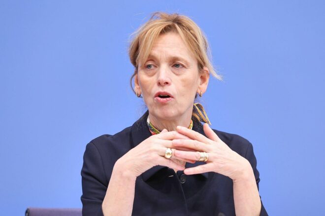 Bildungsministerin Prien will Iran-Krieg in Schulen thematisieren