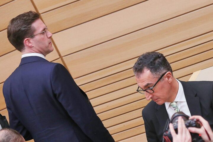 Manuel Hagel und Cem Özdemir diskutieren über politische Machtteilung in Baden-Württemberg.