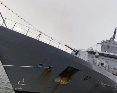 U-Boot jagendes deutsches Kriegsschiff, Fregatten, maritime Sicherheit, Verteidigungsministerium, NATO-Anforderungen.