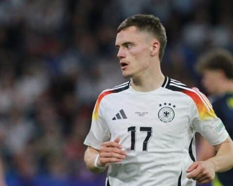 Florian Wirtz feiert seinen entscheidenden Treffer im spannenden Länderspiel Deutschland gegen Schweiz.