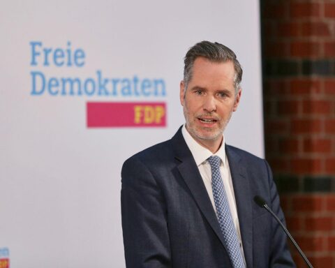 Christian Dürr betont Optimismus und marktwirtschaftlichen Ansatz für die FDP bei Parteitag.
