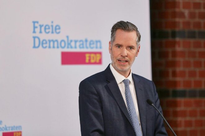 Christian Dürr betont Optimismus und marktwirtschaftlichen Ansatz für die FDP bei Parteitag.