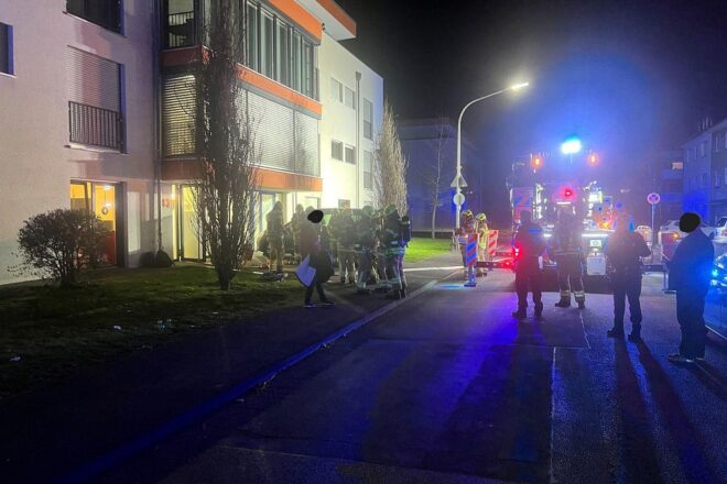Feuerwehr löscht Entstehungsbrand in Paderborner Wohnheim