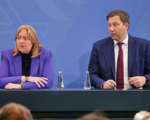 Thomas Jung kritisiert Doppelspitze und plädiert für Lars Klingbeil als alleinigen Parteichef.