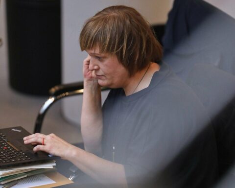 Katrin Schmidberger kritisiert Wohnraumsicherungsgesetz der CDU und SPD vor Abgeordnetenhaus.