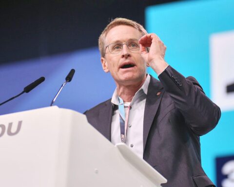 Daniel Günther fordert Reformen nach der Landtagswahl, betont Entlastungen und soziale Reformen.