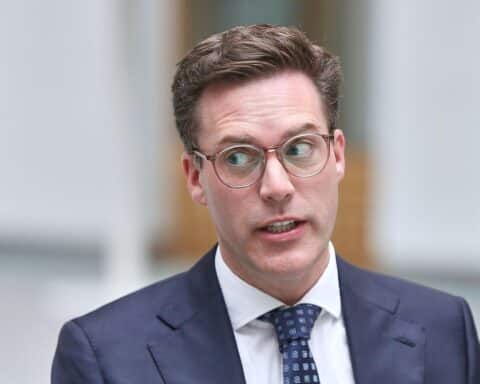 Manuel Hagel kritisiert Cem Özdemir vor der Landtagswahl in Baden-Württemberg scharf.