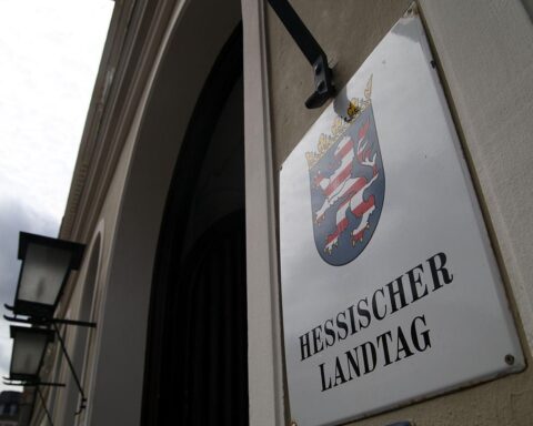 Hessischer Landtag mit Finanzausgleich, Bildungsinvestitionen und Infrastrukturprojekten für 2026 geplant.