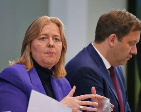 Bärbel Bas und Lars Klingbeil im Fokus der Diskussion über Gerechtigkeit und personelle Konsequenzen.