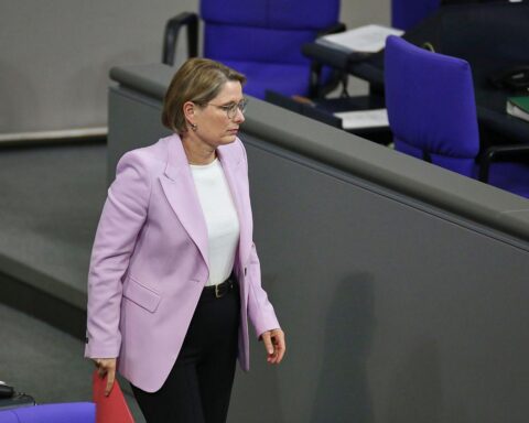 Frauenrechte, digitale Gewalt, Gesetzesänderung: Stefanie Hubig diskutiert neue Maßnahmen gegen Deepfakes.