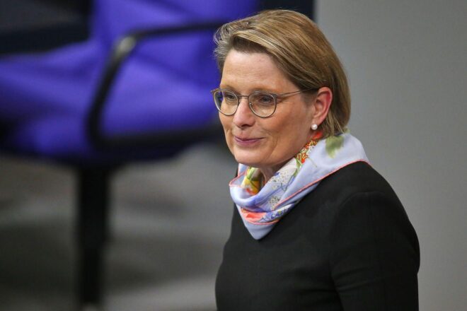 Justizministerin will "Nur Ja heißt Ja"-Regelung bei Jugendlichen