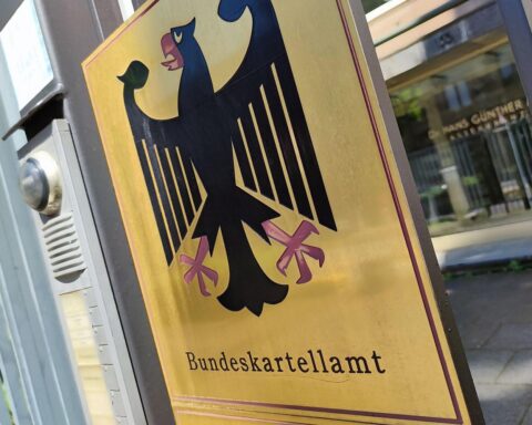 Andreas Mundt diskutiert Wettbewerbsrecht und politische Einflussnahme auf internationaler Ebene in Berlin.