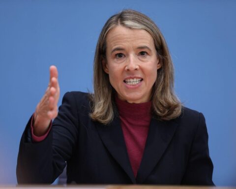 Kriegswarnung und wirtschaftliche Unsicherheit: Ulrike Malmendier diskutiert Folgen eines Iran-Kriegs.