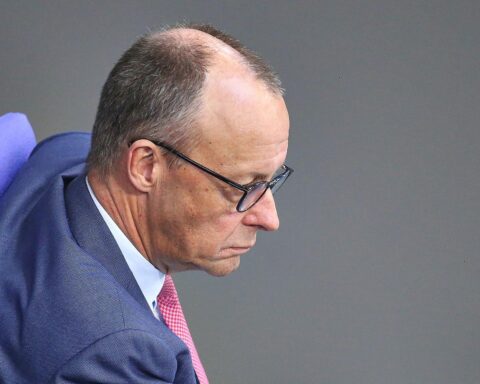 Friedrich Merz spricht zu Nahost-Krise, Sicherheit Israels und Friedensinitiativen für die Region.