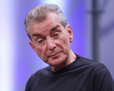 Portrait von Michel Friedman, der über Jürgen Habermas' Einfluss auf seine Gedanken spricht.