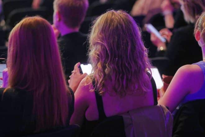 Nutzung sozialer Medien nimmt in allen Altersgruppen zu