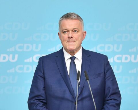 Wahlkampf in Rheinland-Pfalz: Umfrage zeigt CDU vorn, SPD favorisiert für Ministerpräsidenten.