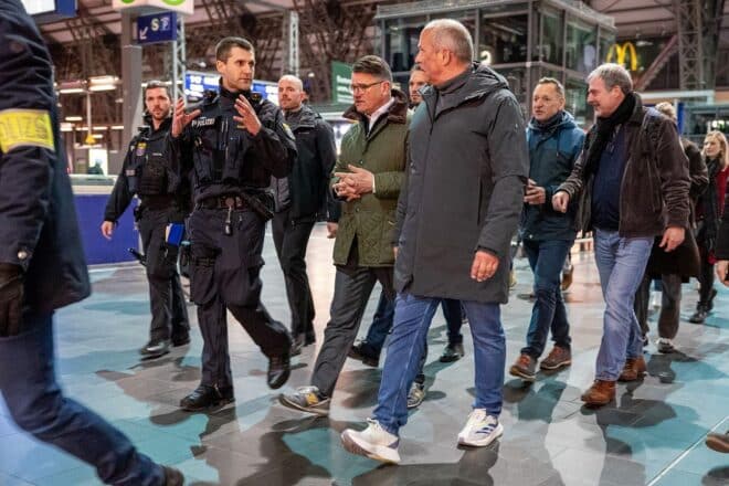 Polizei setzt bei Razzia im Frankfurter Bahnhofsviertel auf Gesichtserkennung