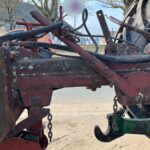 Gerissene Bremskette eines Anhängers, Symbol für Verkehrssicherheit und Kontrolle durch die Polizei.