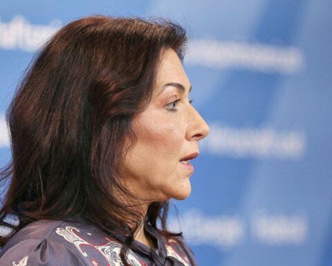 Katherina Reiche warnt vor wirtschaftlichen Folgen des Irankriegs und Ölpreissteigerungen.