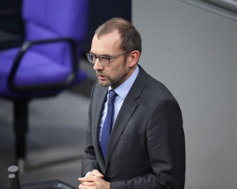 Thomas Röwekamp diskutiert EU-Mission "Aspides" zum Schutz der Schifffahrt in Hormus.