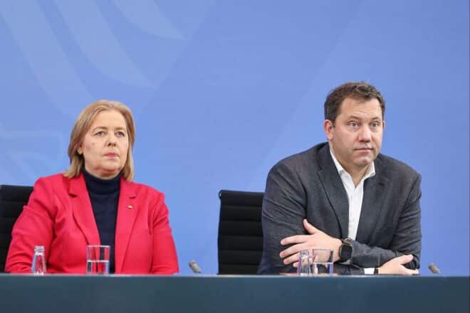 Rufe aus SPD nach Rücktritt von Klingbeil und Bas