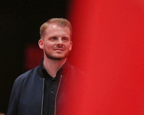 Tim Klüssendorf äußert sich zur SPD-Wahl-Niederlage und zur Regierungsarbeit in Berlin.