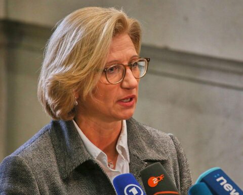 Wasserstoffproduktion im Saarland: Minister Barke präsentiert Bundesratsinitiative zur Beschleunigung.