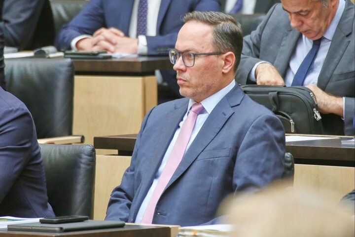 Dirk Panter bei europäischer Wirtschaftsdelegation, Fokus auf Kooperation in Technologien und Erneuerbare Energien.