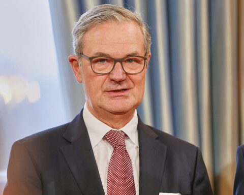 Kay Scheller kritisiert die Bundesregierung für finanzpolitische Missstände und mangelnde Investitionen.