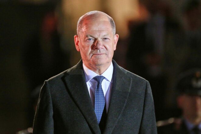 Scholz hat Erinnerungen von Merkel noch nicht gelesen