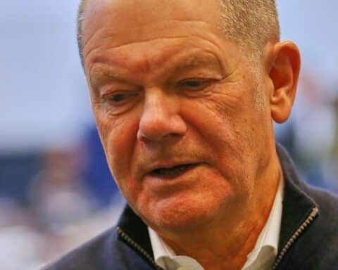 Olaf Scholz würdigt Jürgen Habermas als prägende Intellektuelle Figur in einem Nachruf.