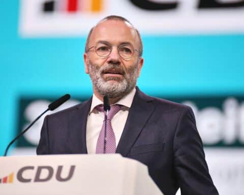 Alexander Schweitzer kritisiert Vertrauensbruch zwischen konservativen Kräften und rechtsextremen Parteien im Europaparlament.