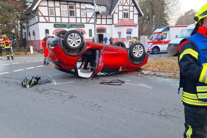 Schwerer Unfall auf B215 bei Ahausen löst Großalarm aus