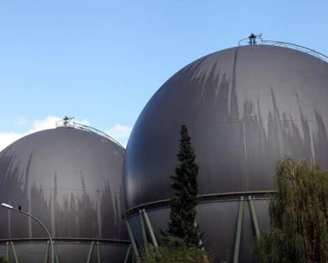 Gasspeicher, Ministerpräsidentin Schwesig, Energiepreise, Stabilisierung, Regierung, Konferenz, Krisensituation, Solidarität.