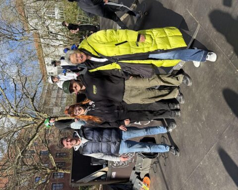 Eröffnung der renovierten Skate-Bahn mit Oberbürgermeisterin und Jugendlichen in Kaiserslautern.