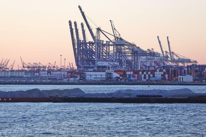 Umfrage: Knappe Mehrheit für härtere Gangart der EU im Zollstreit