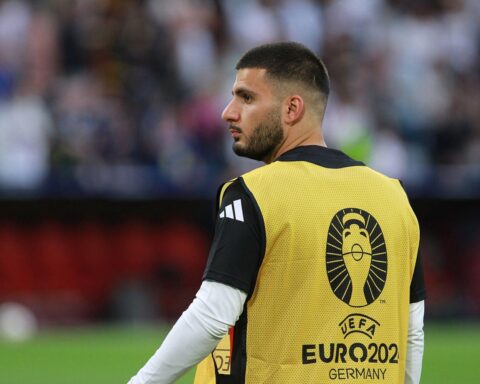 Deutsche Fußball-Nationalmannschaft feiert Sieg gegen Ghana mit entscheidendem Tor von Deniz Undav.