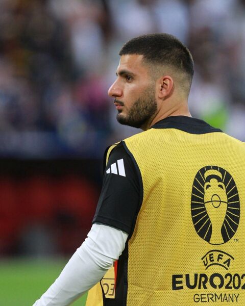Deutsche Fußball-Nationalmannschaft feiert Sieg gegen Ghana mit entscheidendem Tor von Deniz Undav.