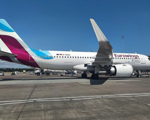 Piloten von Eurowings stimmen für Arbeitskampf zur Verbesserung der Altersversorgung mit großer Mehrheit.