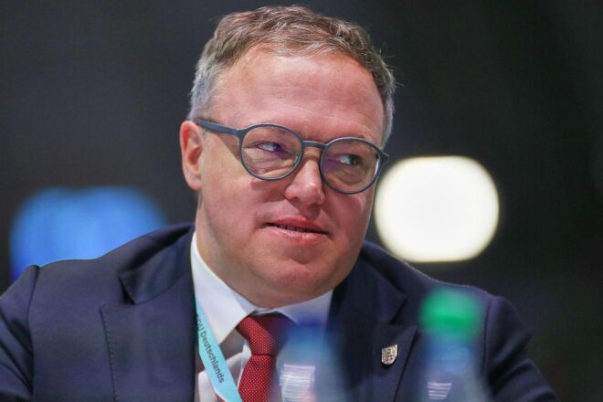 Voigt schlägt wegen Iran-Krieg Aussetzen der CO2-Preise vor