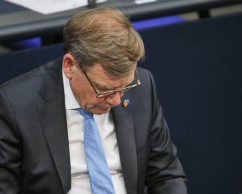 Johann Wadephul spricht über die Lage deutscher Staatsbürger in den Vereinigten Arabischen Emiraten.