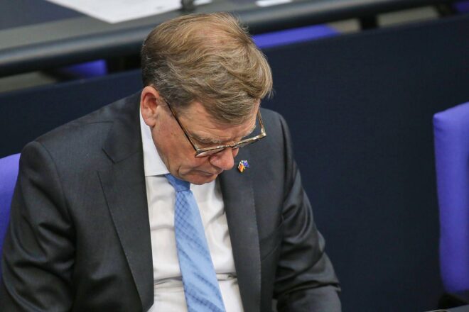 Wadephul: Keine militärische Evakuierung aus Emiraten möglich