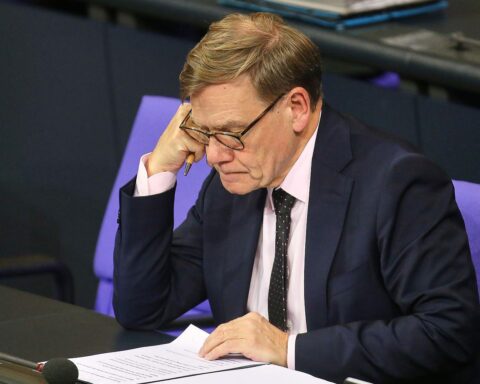 Johann Wadephul bei Ostseeratstreffen, bekräftigt Unterstützung für Ukraine, Sicherheitspolitik im Fokus.